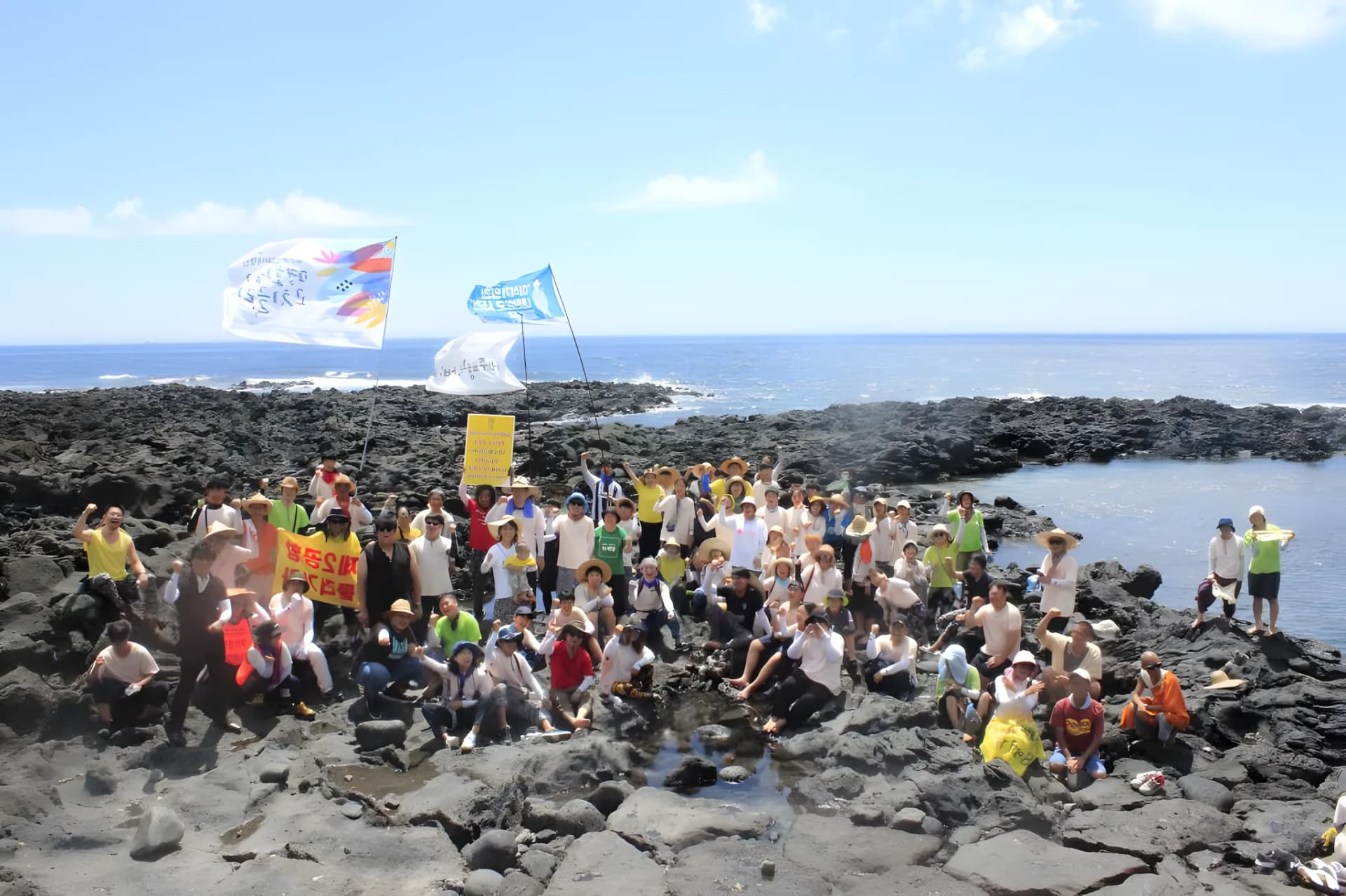 제주 강정마을 해안 풍경