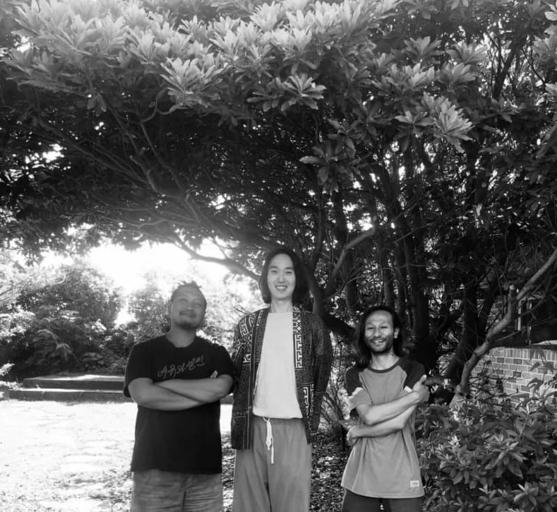 Project Around Surround — Ambient