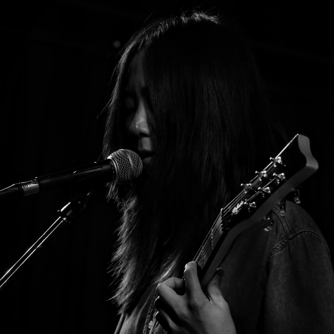 “A Person Who Went to See the Stars”, de Kim In — uma poética lírica da paz